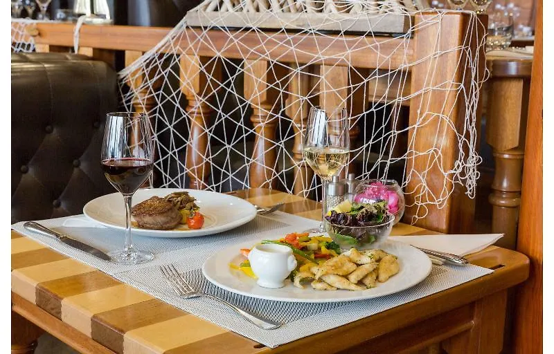 איבואר Hotel La Riviera Victoria